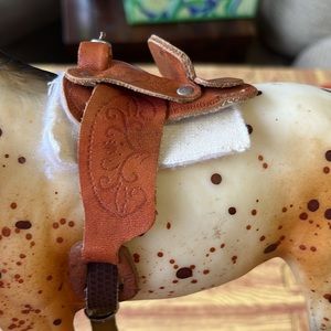 Breyer Vintage 1990’s Western Roper Saddle with White Saddle Blanket - GUC